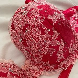 Victoria’s Secret bra